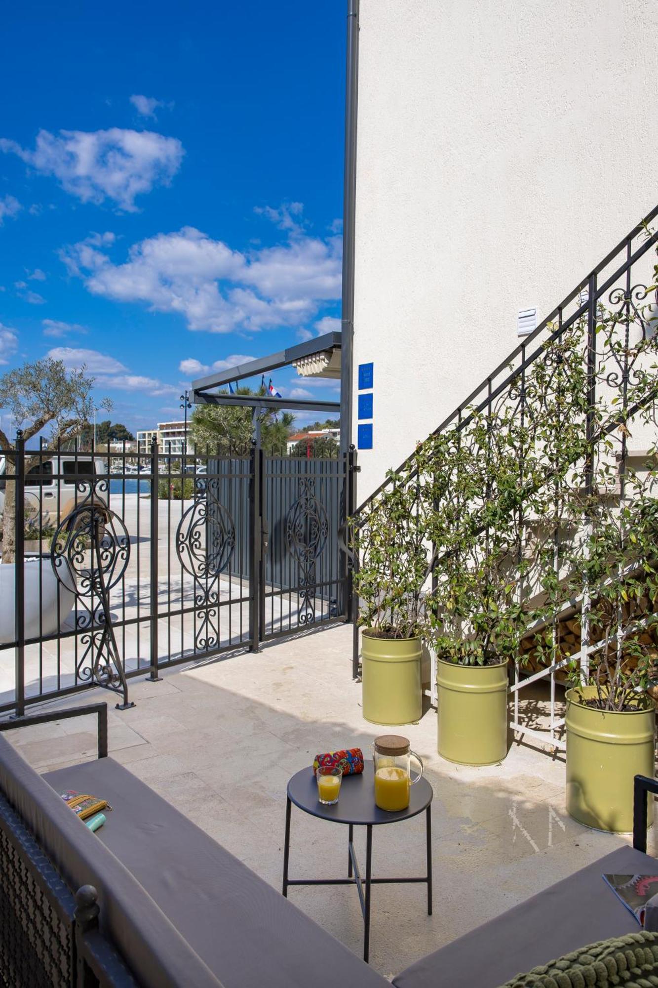 The House Hotel Malinska Luaran gambar